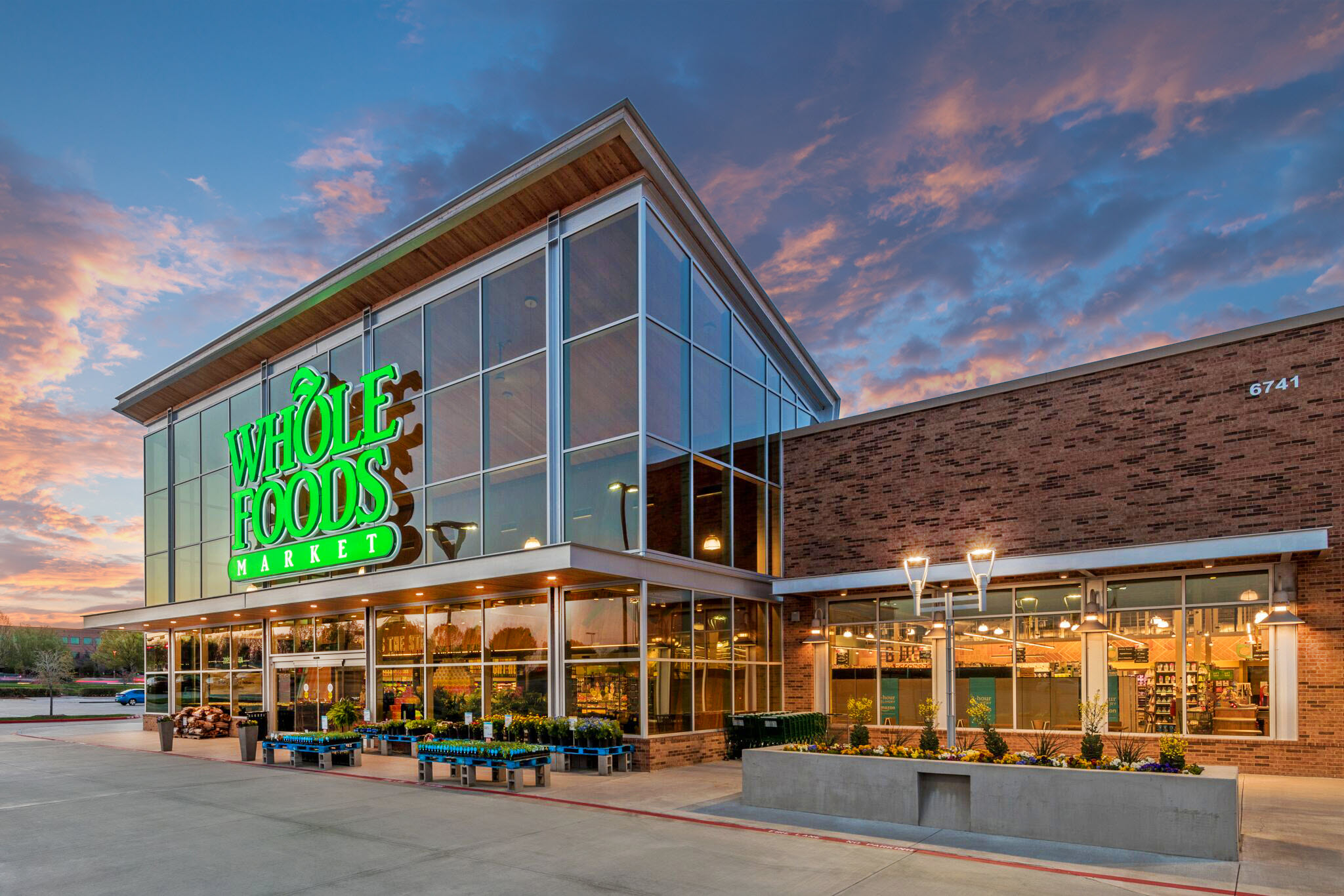 invest-lp-long-form-whole-foods-hero-desktop invest-lp-long-form-whole-foods-hero-desktop